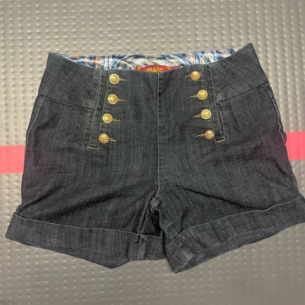 One 5 One shorts